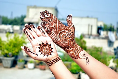 Reasonable Mehndi Service at home in Lahore