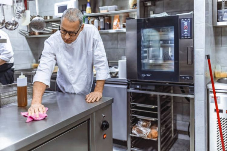 Streamlined Cleaning for High-Performance Commercial Kitchens